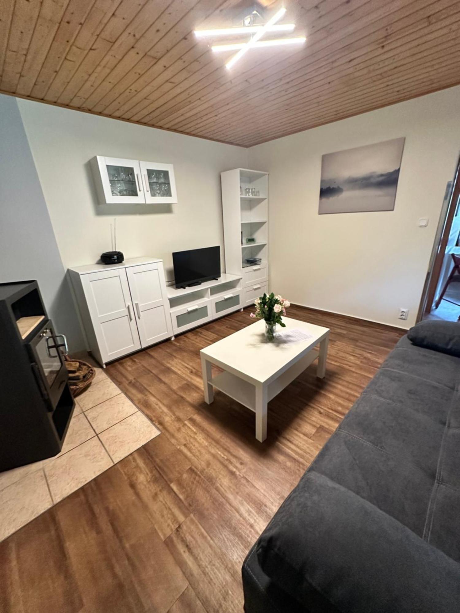 Bungalow Am Dobbertiner See Buitenkant foto